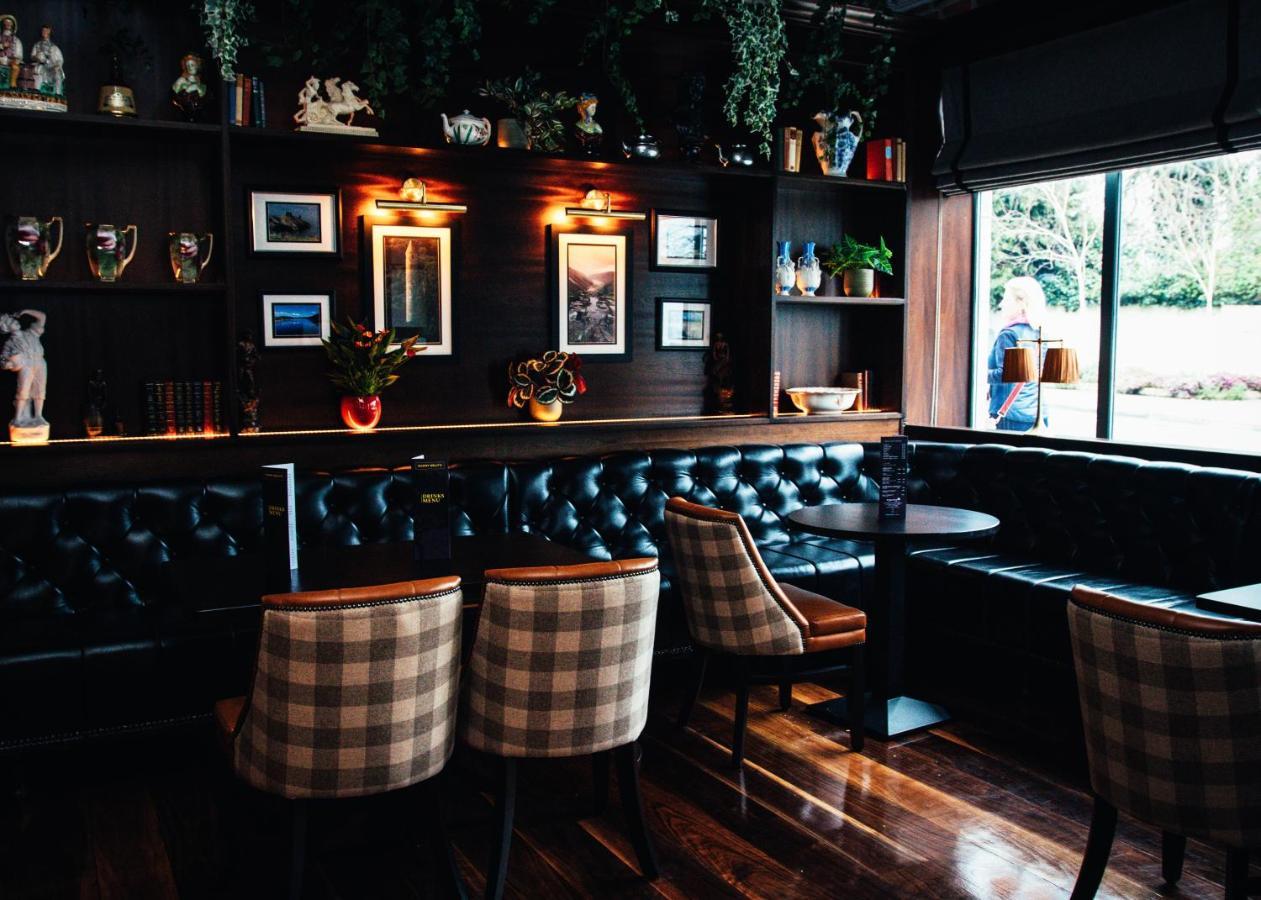 The Parkview Hotel Newtown Mount Kennedy Exteriör bild