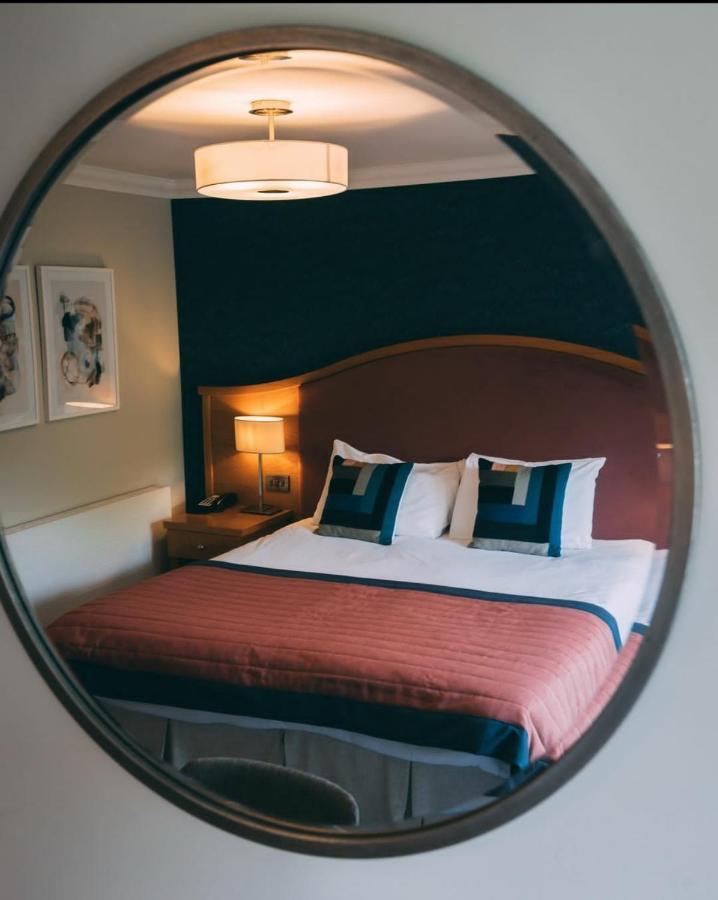The Parkview Hotel Newtown Mount Kennedy Exteriör bild