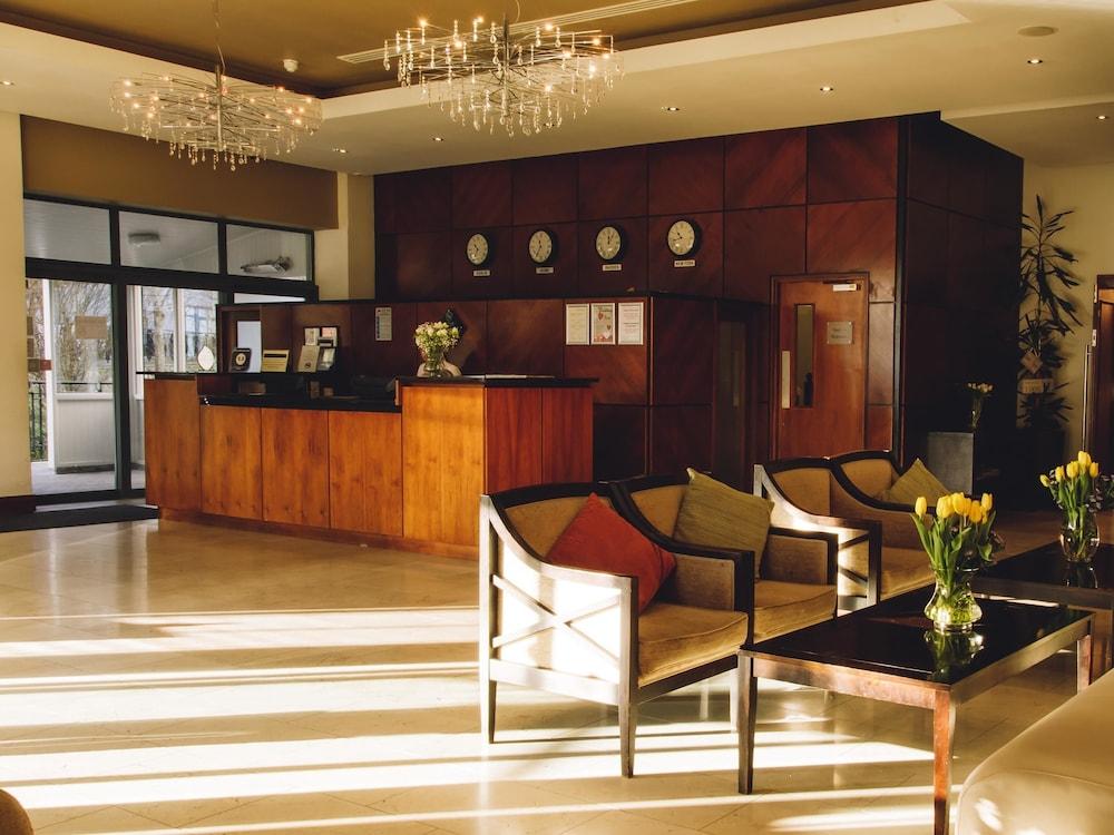 The Parkview Hotel Newtown Mount Kennedy Exteriör bild