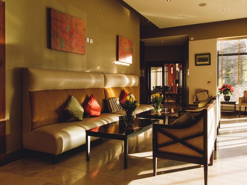 The Parkview Hotel Newtown Mount Kennedy Exteriör bild