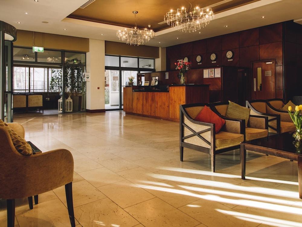 The Parkview Hotel Newtown Mount Kennedy Exteriör bild