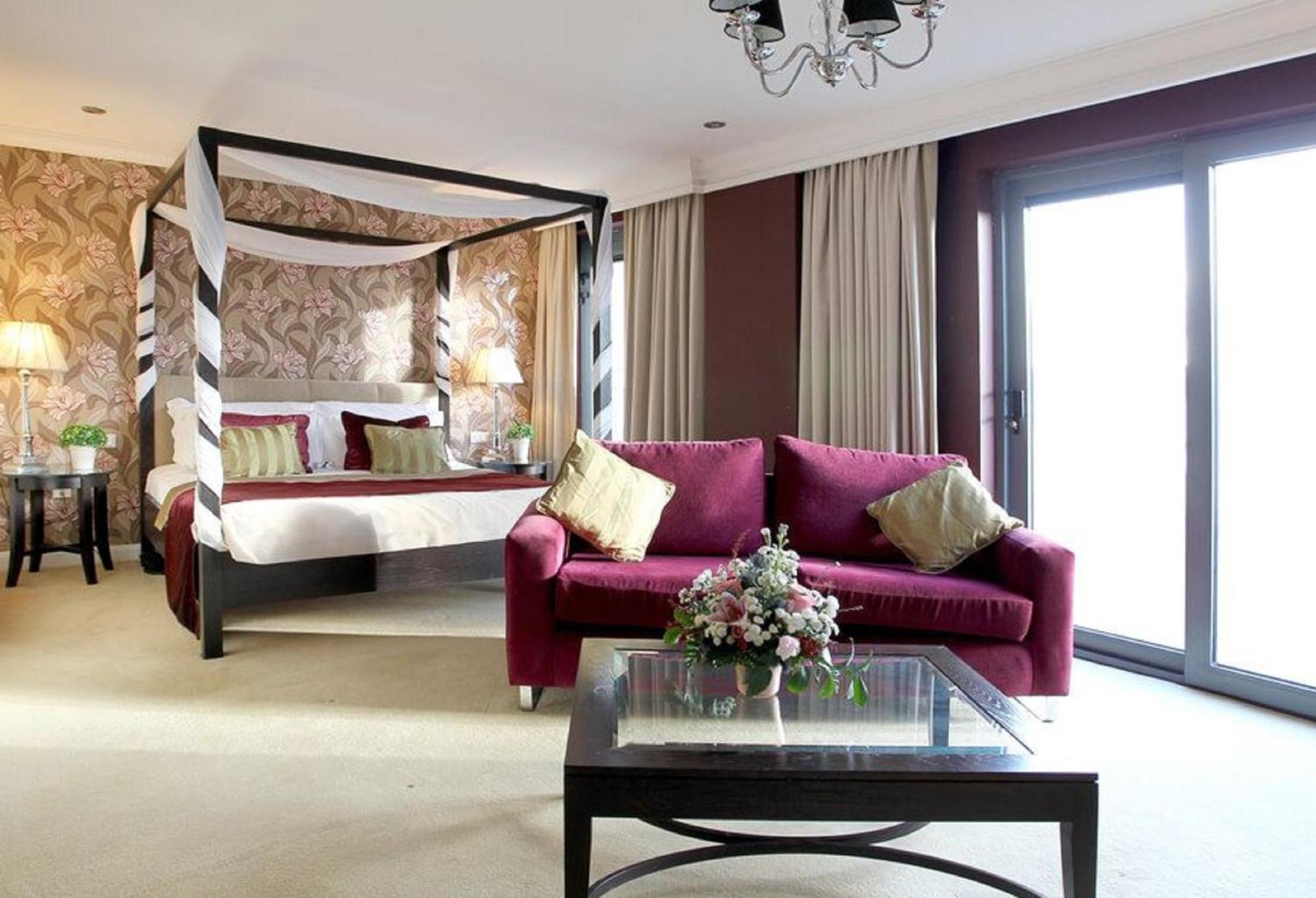 The Parkview Hotel Newtown Mount Kennedy Exteriör bild
